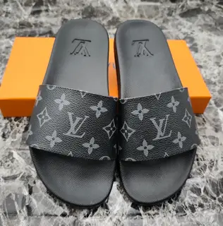 Louis Vuitton slippers
