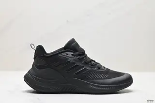 Adidas ALPHAMAGMA training low-top running shoes. Designed to help you achieve your fitness GV7920