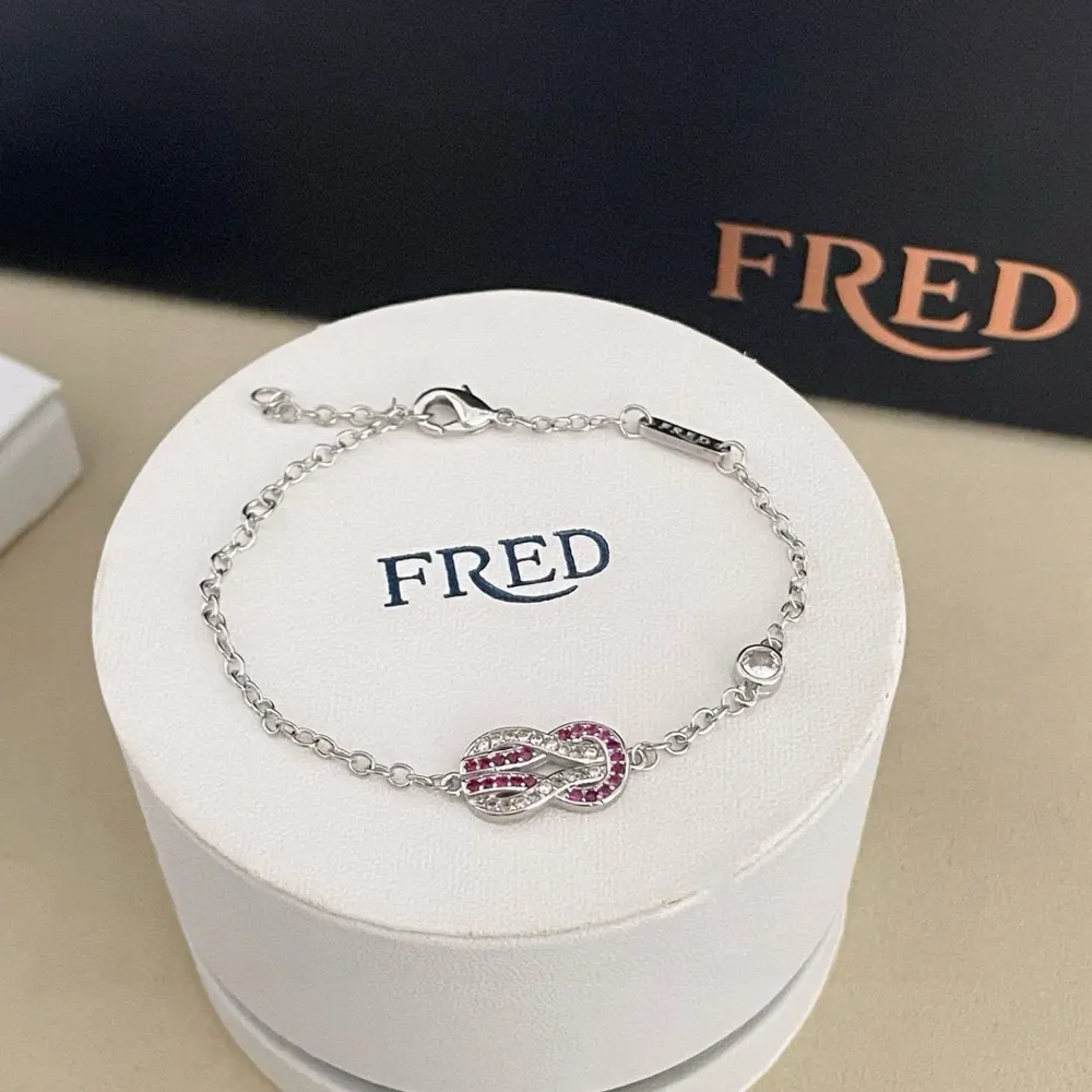 FRED pink diamond 8-shaped clasp bracelet