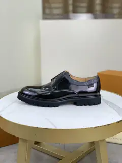 Louis Vuitton business casual leather shoes