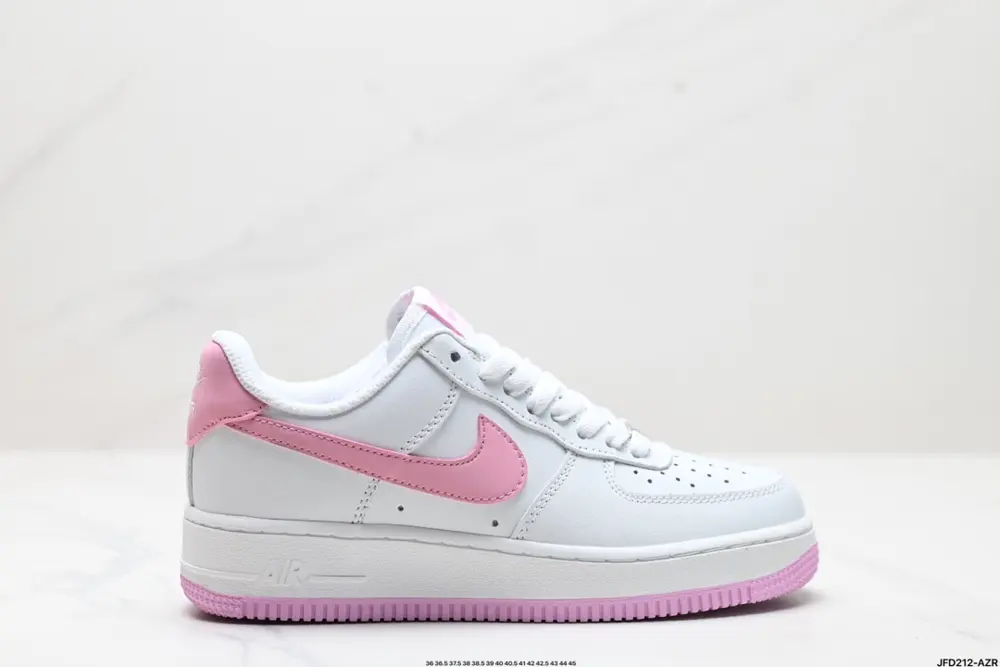NIKE AIR FORCE 1‘07 Sneakers FJ4146-101