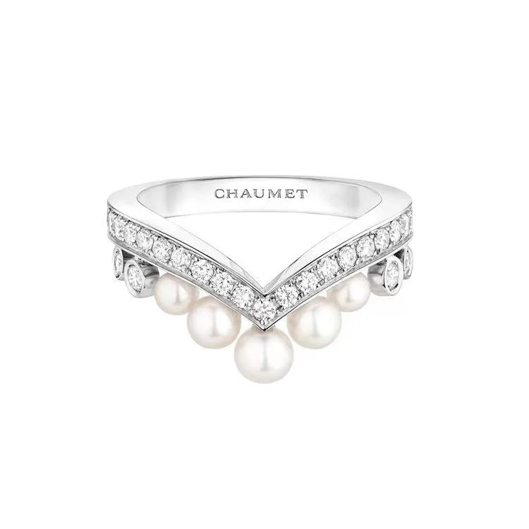 Chaumet V-shaped pearl ring