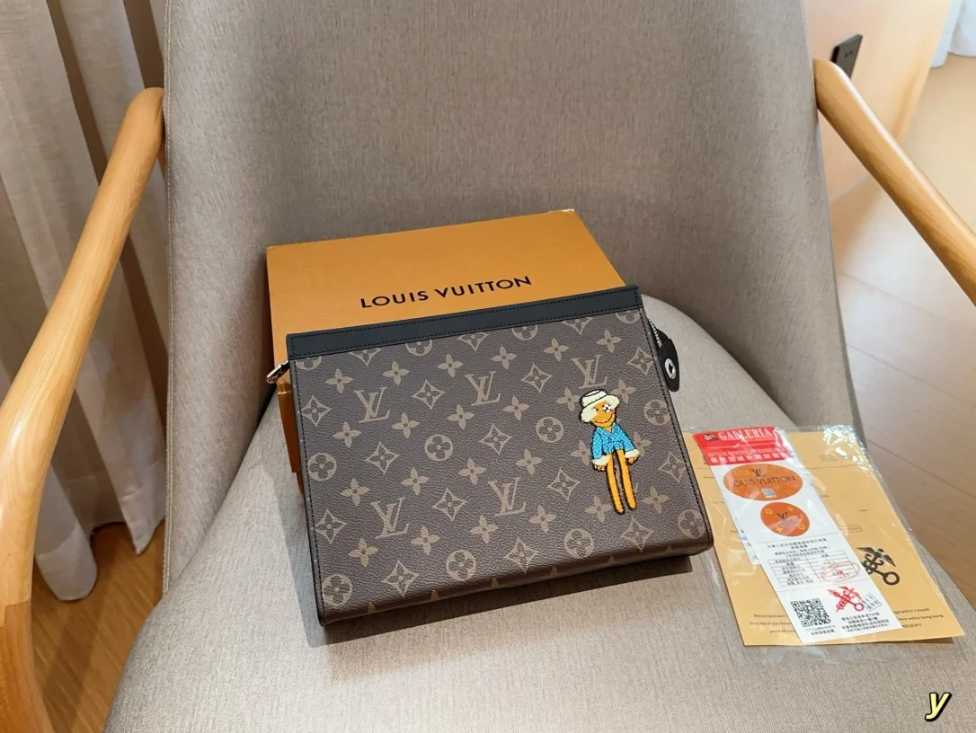 Louis Vuitton Clutch