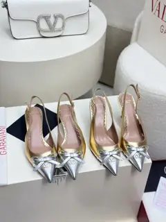 Valentino Small V-buckle bowknot patchwork design high heels