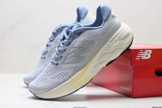 New Balance W880 series retro dad style casual sports jogging shoes The 880 series is New M880L15