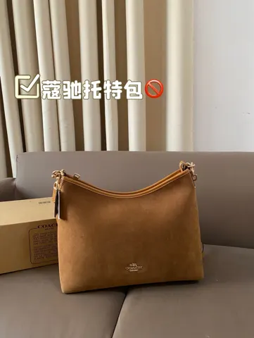 COACH Tote