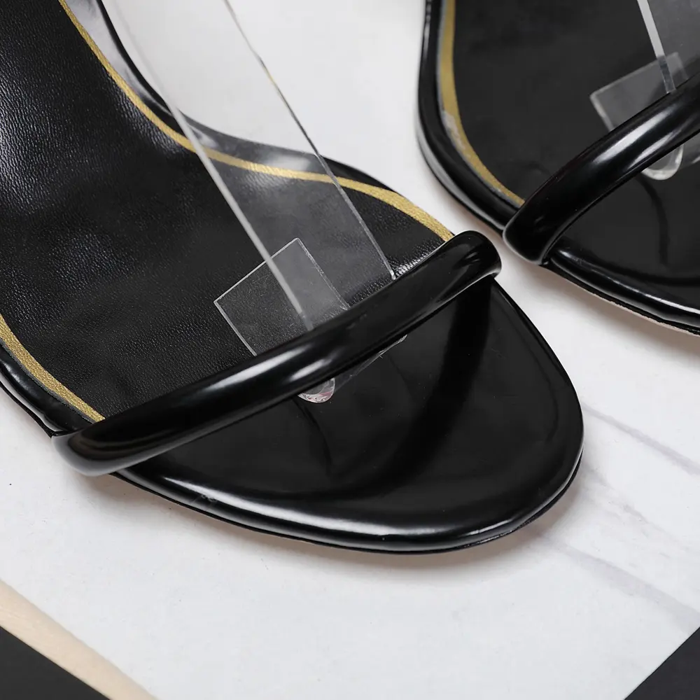 Valentino.2024s New Summer Valentino Women’s Rose Sandals
