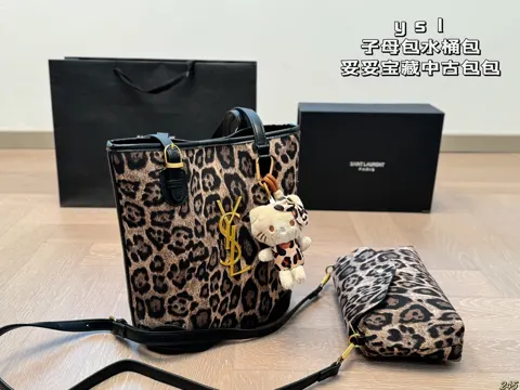 Yves Saint Laurent Tote