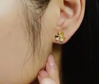 Van Cleef & Arpels Mini Polished Gold Clover Earrings