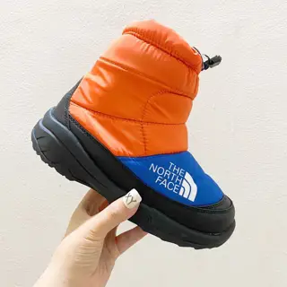 The North Face high-top children’s snow boots