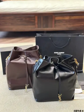 Yves Saint Laurent Shoulder Bag