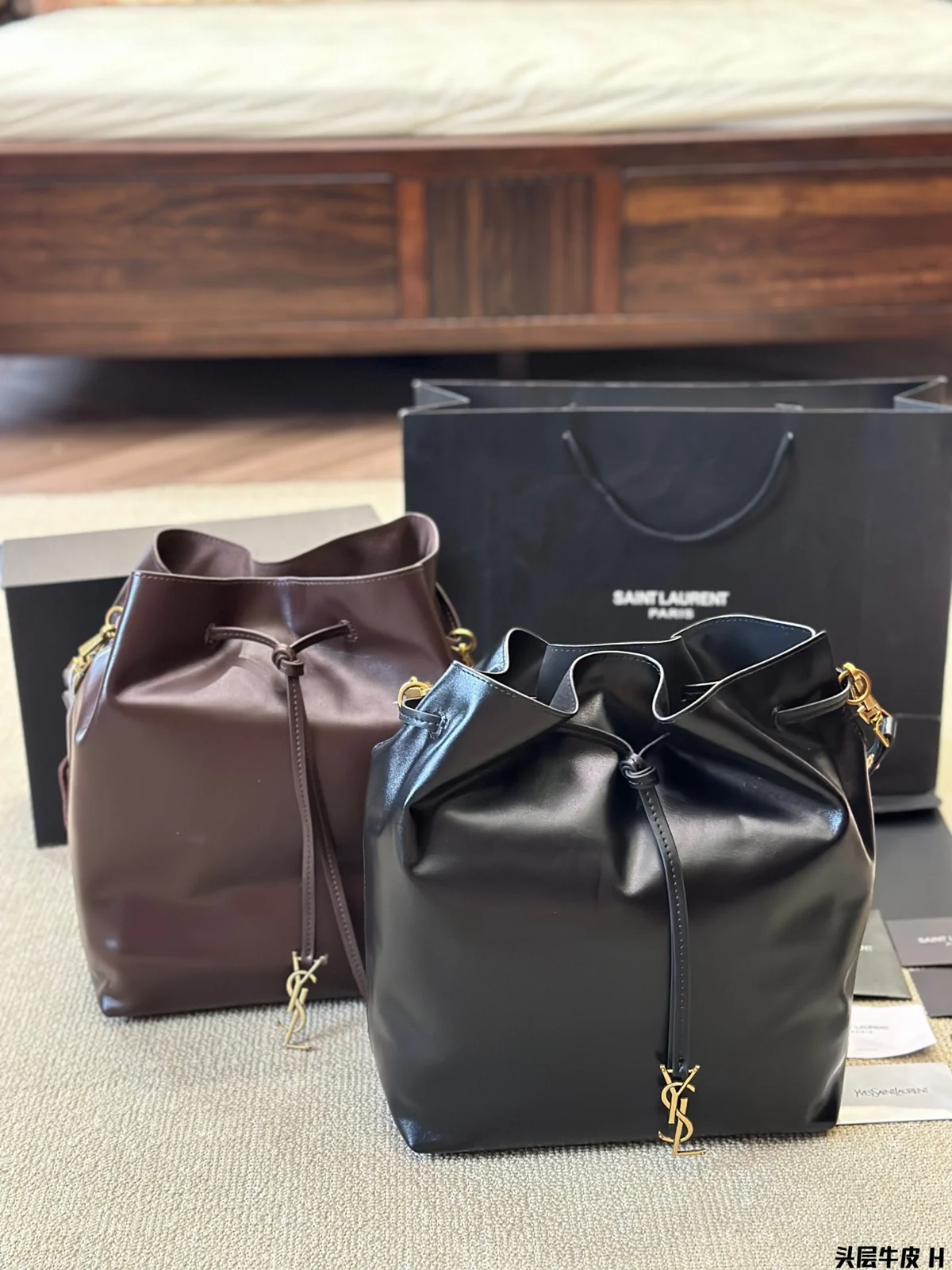 Yves Saint Laurent Shoulder Bag