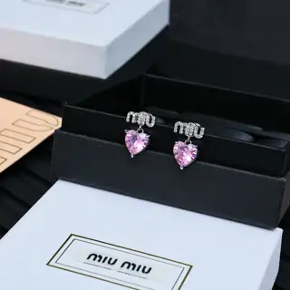 miumiu pink diamond heart earrings
