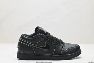 Nike Air Jordan 1 Low Sneakers HM3690-001