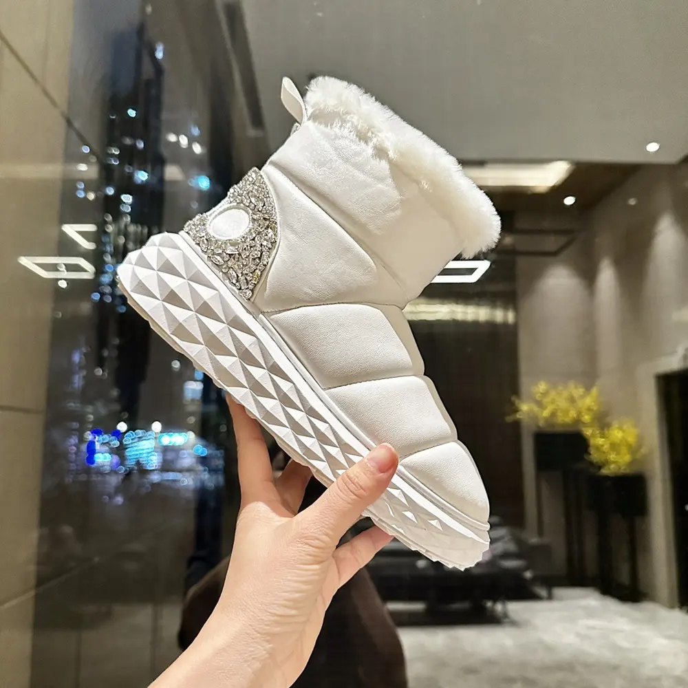 Women’s shoes