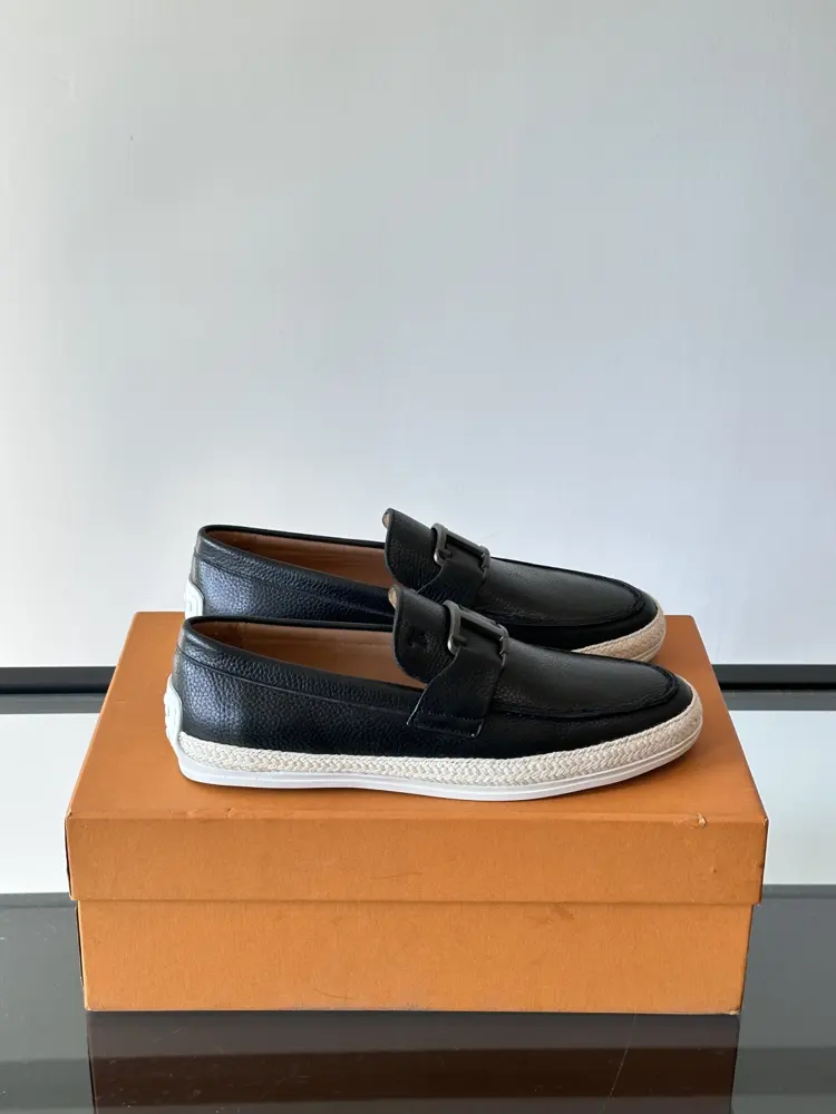 Tod’s Tod’s Men’s Loafers This loafer