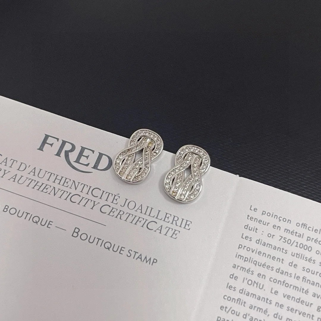 FRED diamond 8-shaped buckle earrings