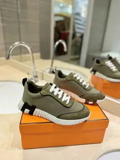 Hermes Outsole: IP+TPU (multi-color letters) German technology irradiation machine seamless
