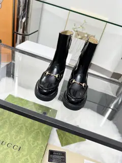 latest version of GUCCI hot sale Very easy to match Inner zipper design