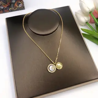 Dior White Shell CD Necklace New model in the counter