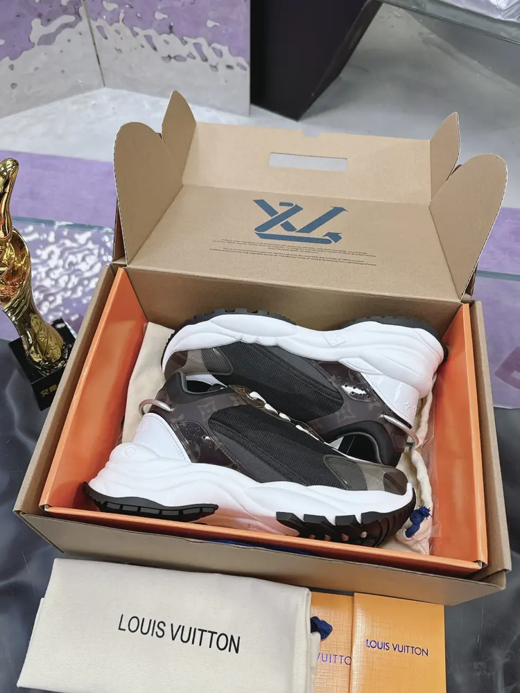 Louis Vuitton Factory Price: 381 Top Version Shoes