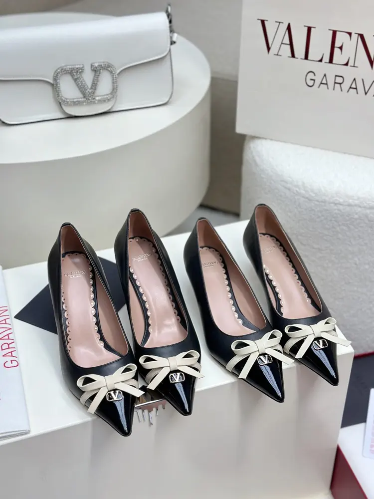 Valentino Small V-buckle bowknot patchwork design high heels