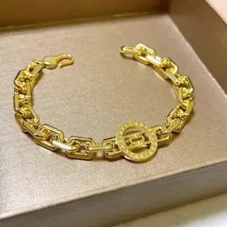 Bvlgari DIVAS’ DREAM series is in perfect condition and has invincible details. The unique