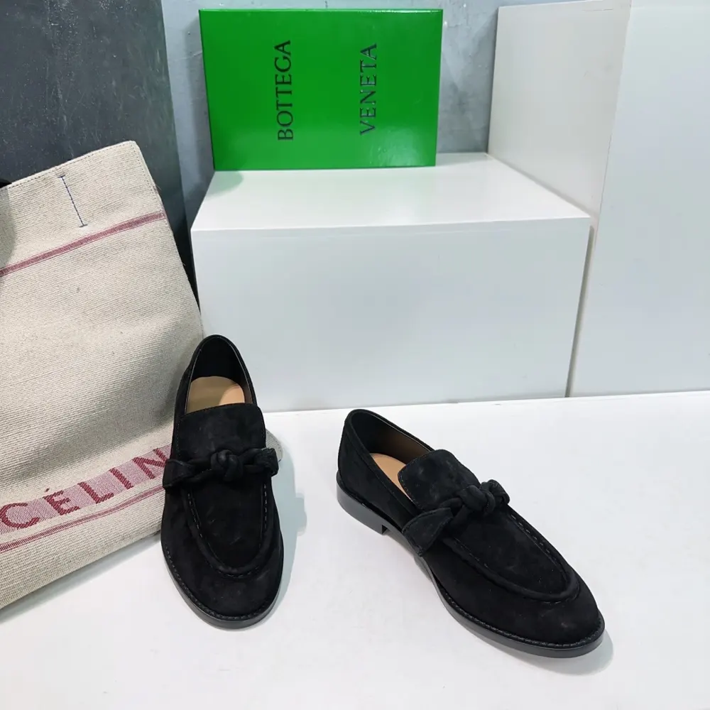 BOTTEGA VENETA new twisted metal buckle neutral retro loafers small leather shoes single