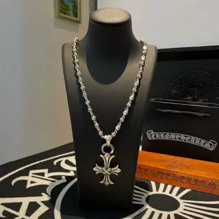 Chrome Hearts Classic Retro Skull Cross Flower Ball Necklace Cross Pendant