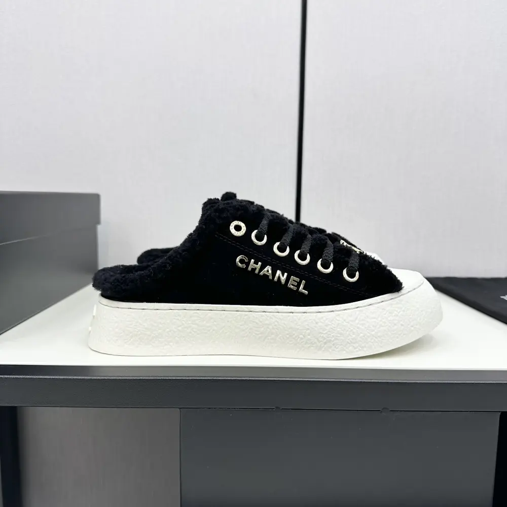 Chanel casual sneakers