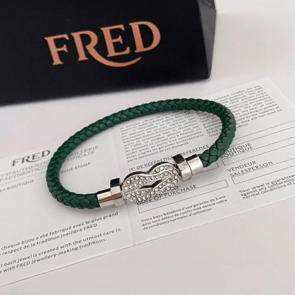FRED bracelet with diamond 8-shaped buckle