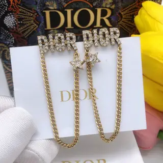 Dior Star Tassel Diamond Earrings Very versatile and exquisite. The chain connects the