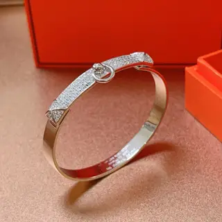 Hermès bracelet It really tests the craftsmanship of the master. To ensure the details are