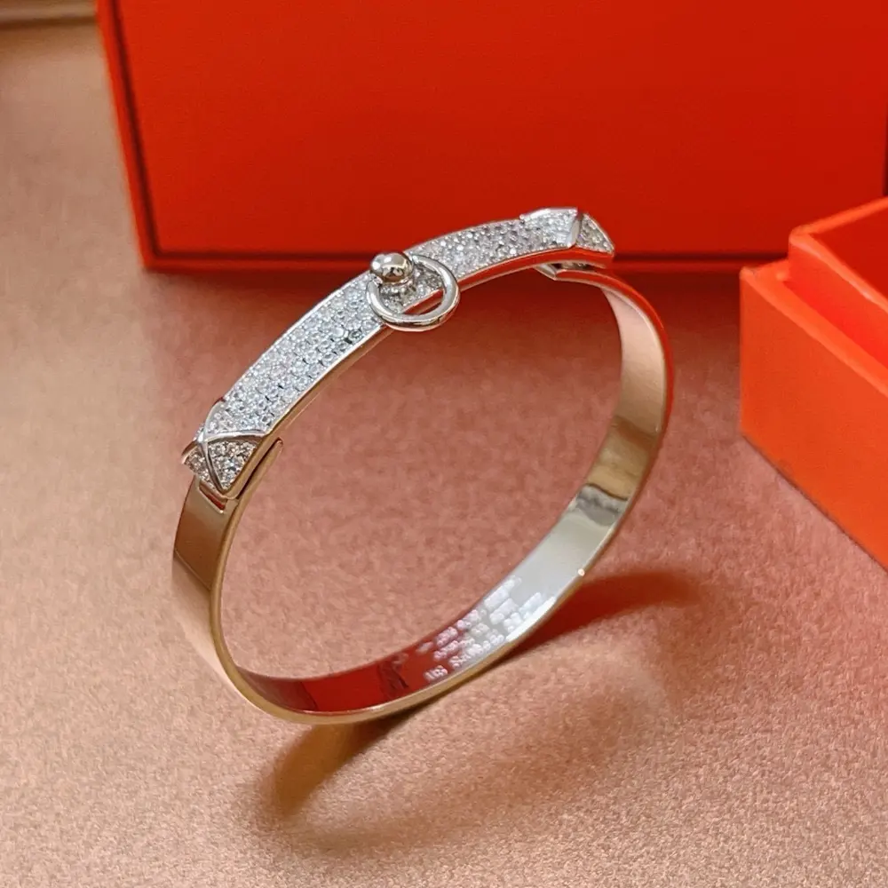 Hermès bracelet It really tests the craftsmanship of the master. To ensure the details are