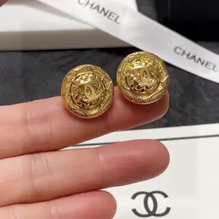 Chanel second-hand earrings