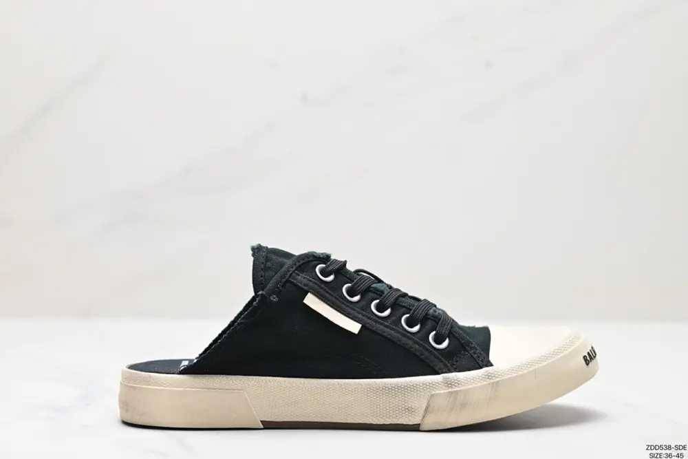 Balenciaga Paris Low lace-up fashion sneakers R93048