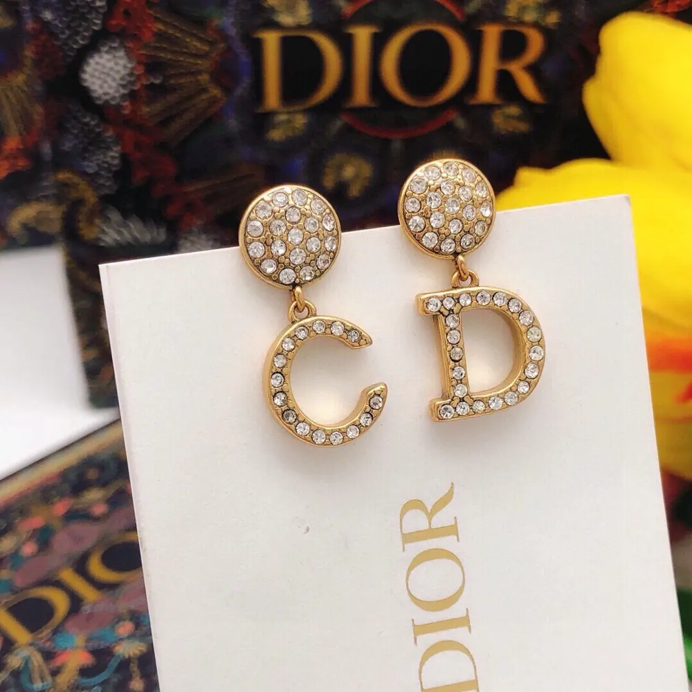 Dior cd diamond letter earrings Exquisite workmanship