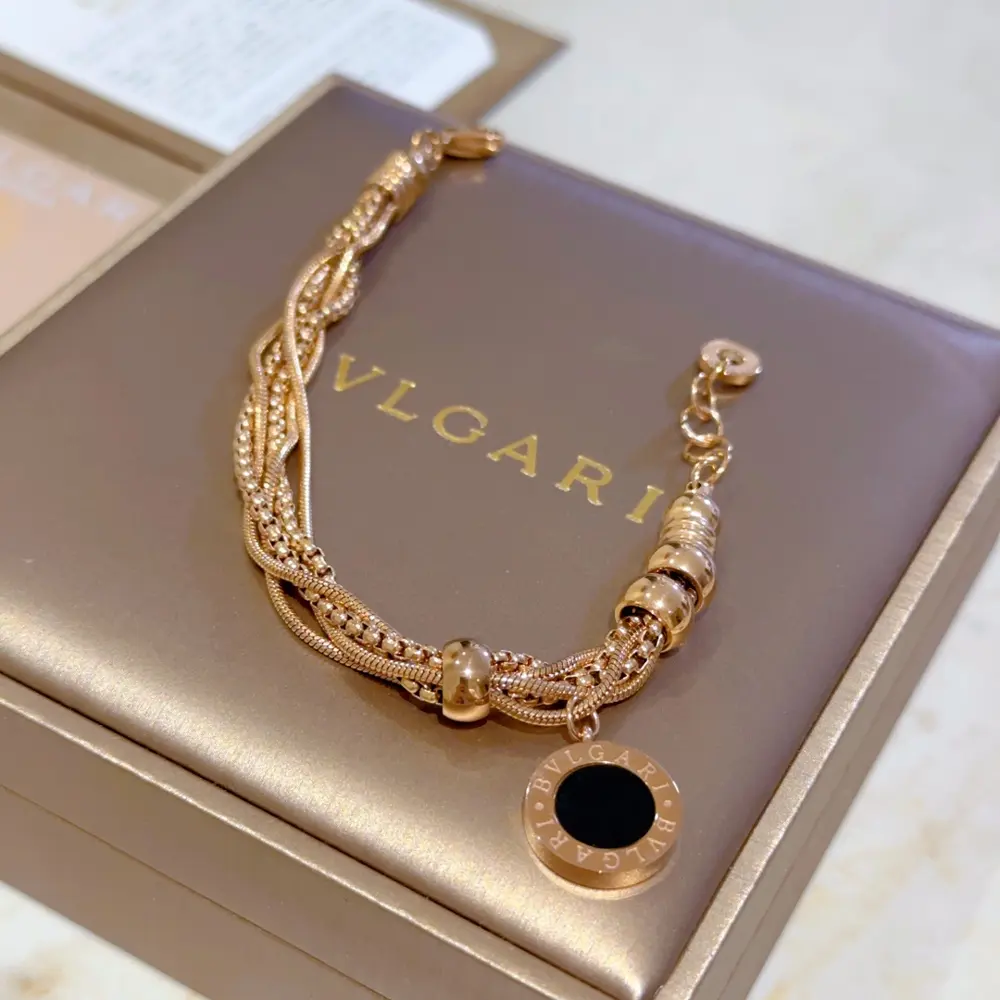 Bvlgari DIVAS’ DREAM series is in perfect condition and has invincible details. The unique