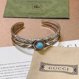 Gucci bracelets are unique and charming. The latest bracelets are of higher quality. The
