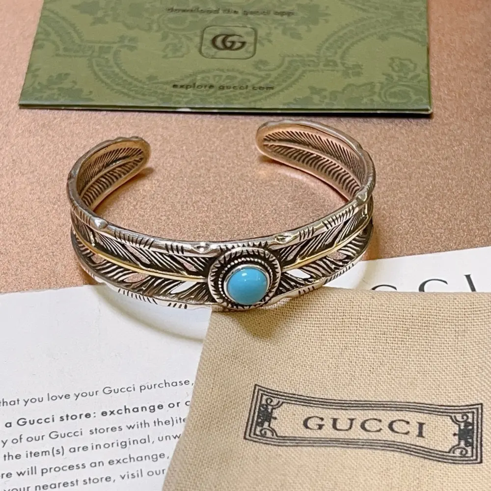 Gucci bracelets are unique and charming. The latest bracelets are of higher quality. The