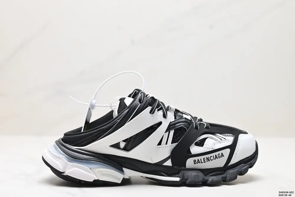Balenciaga Track Mule 1.0 leather closed-toe slippers 653813