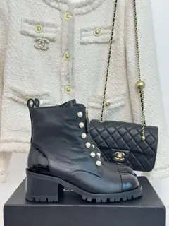 Chanel pearl zipper color matching short boots