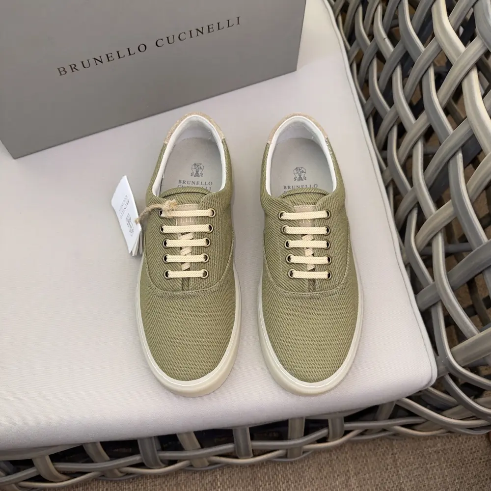 Brunello Cucinelli men’s sports shoes. This pair of flat sports shoes