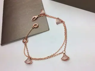 Bvlgari full diamond four-skirt bracelet ~Double-layer chain with four diamond-studded