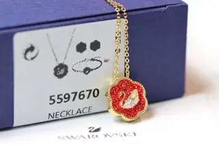 Swarovski Flower Blooming Red Swan Clavicle Necklace