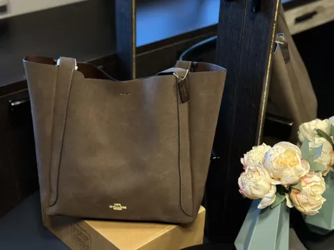 COACH Tote