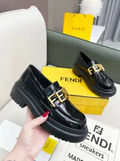 FENDI’s latest autumn and winter loafers