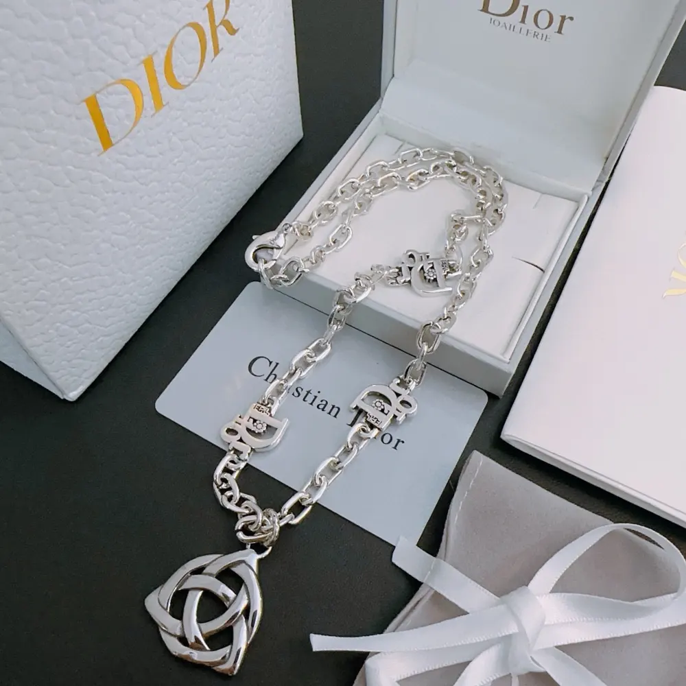 DIOR New Dior necklace Original goods New counter model