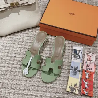 Hermes Palm print Heels