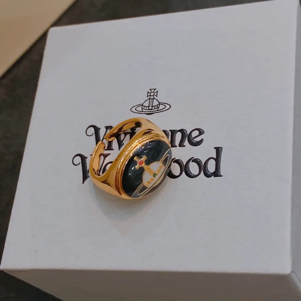 Vivienne Westwood Saturn ring with open design